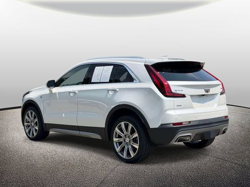 Used 2023 Cadillac XT4 Premium Luxury w/ Technology Package AWD/4WD image 4