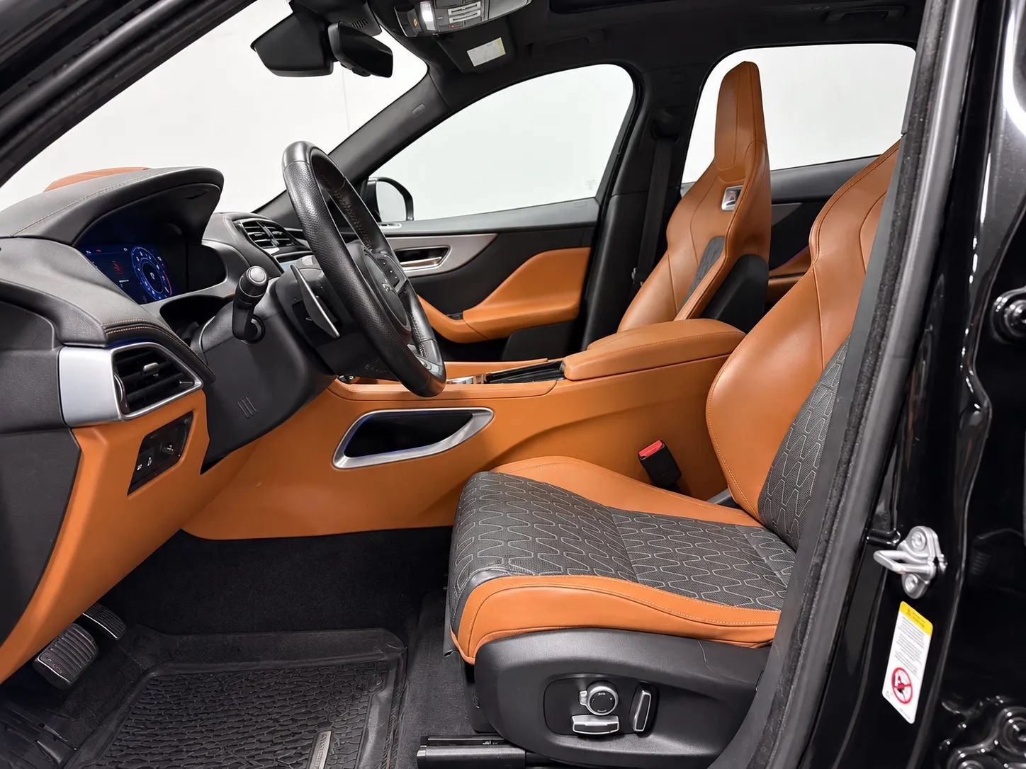 Used 2020 Jaguar F-PACE SVR AWD/4WD image 11
