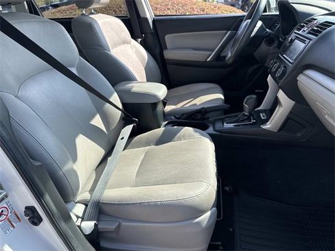 Used 2015 Subaru Forester 2.5i Touring w/ Eyesight & Navigation System image 10