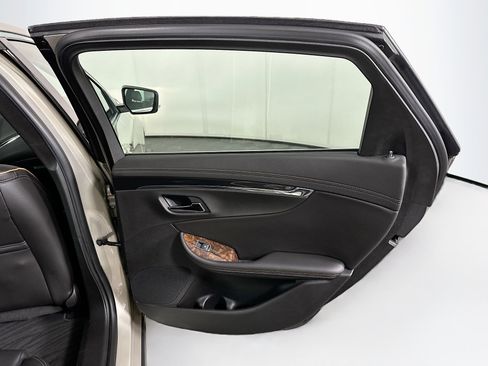 Used 2014 Chevrolet Impala LT image 29