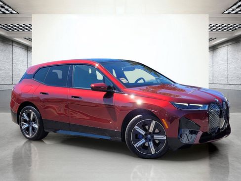 Used 2024 BMW iX xDrive50 w/ Sport Package AWD/4WD image 2