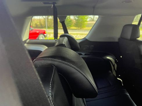 Used 2019 GMC Yukon XL SLT image 14