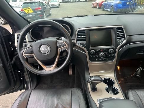 Used 2014 Jeep Grand Cherokee Limited w/ Luxury Group II AWD/4WD image 17