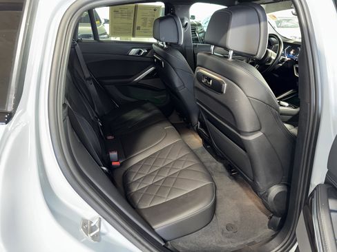 Used 2024 BMW X6 M60i image 12