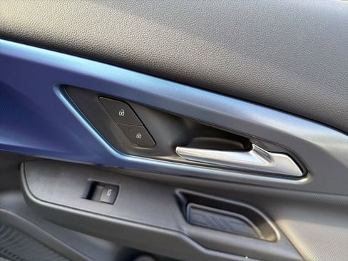 New 2026 Chevrolet Equinox EV LT image 25