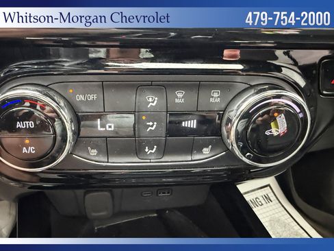 Used 2025 Chevrolet Trax RS w/ Sunroof Package FWD image 12