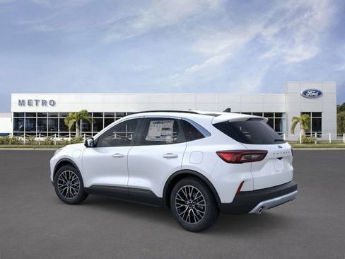 New 2025 Ford Escape SE image 4