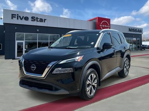 Used 2023 Nissan Rogue SV w/ SV Premium Package FWD image 3