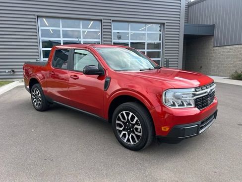 Used 2024 Ford Maverick Lariat FWD image 3