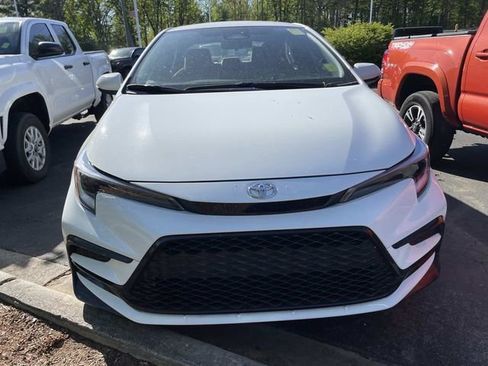 Used 2025 Toyota Corolla SE image 7