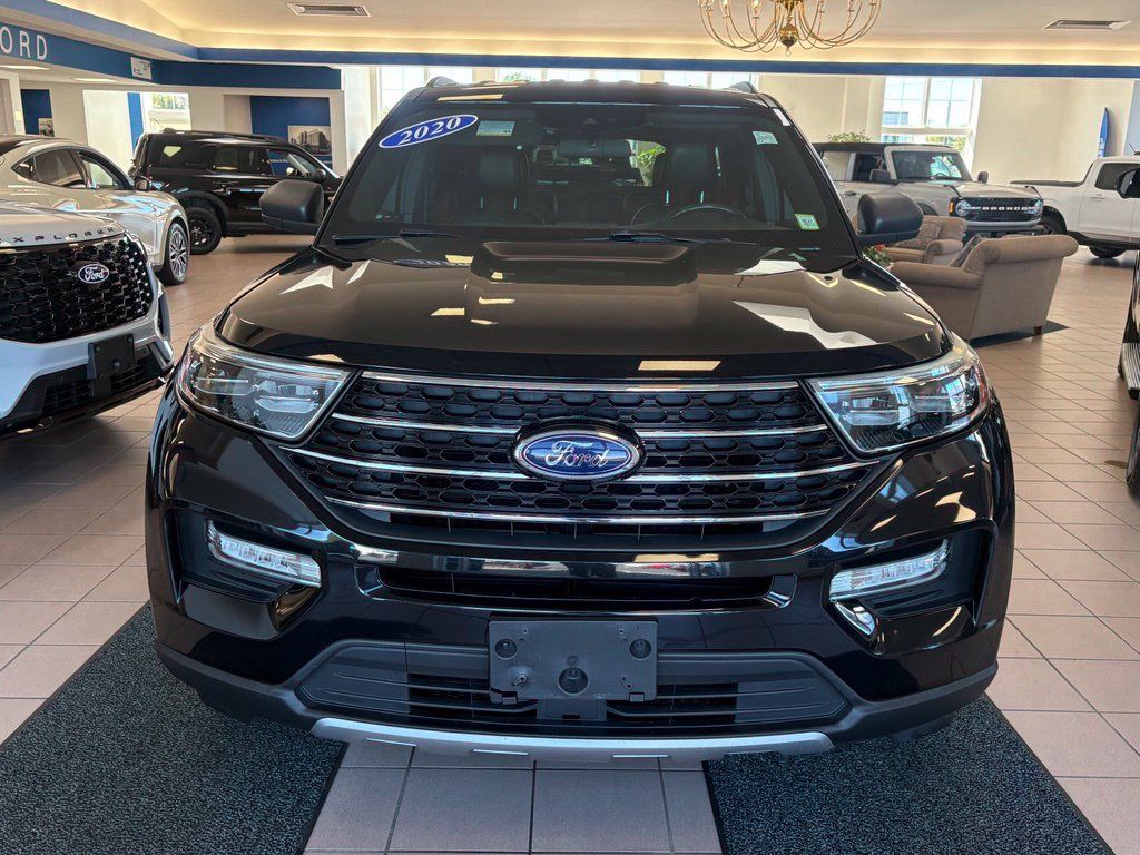 Used 2020 Ford Explorer XLT w/ Equipment Group 202A AWD/4WD image 6