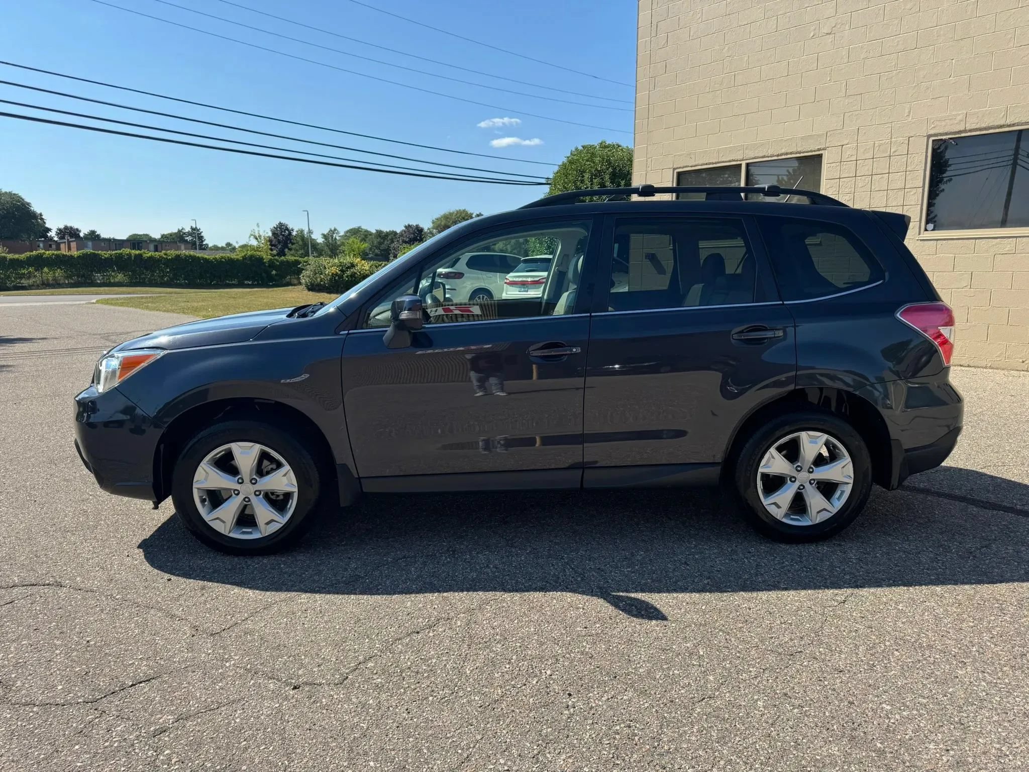 Used 2014 Subaru Forester 2.5i Touring AWD/4WD image 5