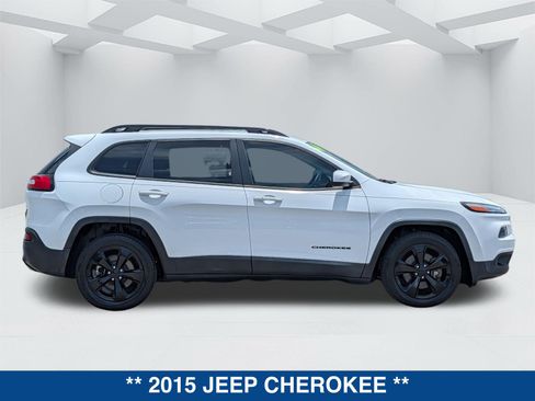 Used 2015 Jeep Cherokee Latitude w/ Comfort/Convenience Group FWD image 4