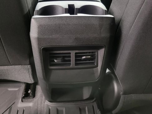 Used 2023 Chevrolet Colorado W/T RWD image 22