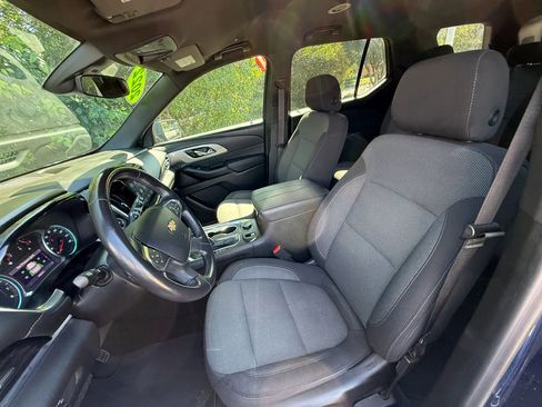 Used 2022 Chevrolet Traverse LT AWD/4WD image 3
