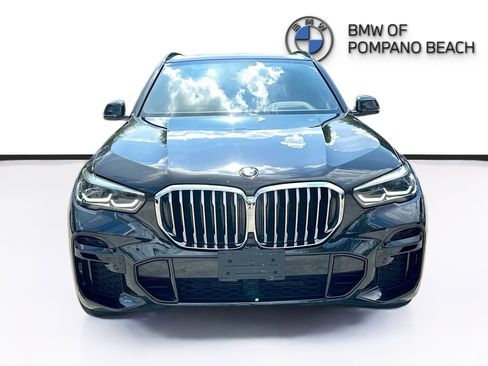 Used 2022 BMW X5 xDrive40i w/ M Sport Package image 2