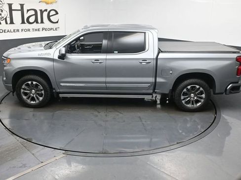 Used 2025 Chevrolet Silverado 1500 High Country w/ Z71 Off-Road Package AWD/4WD image 42