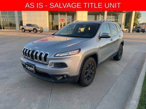 Used 2015 Jeep Cherokee Latitude w/ Comfort/Convenience Group AWD/4WD image 7