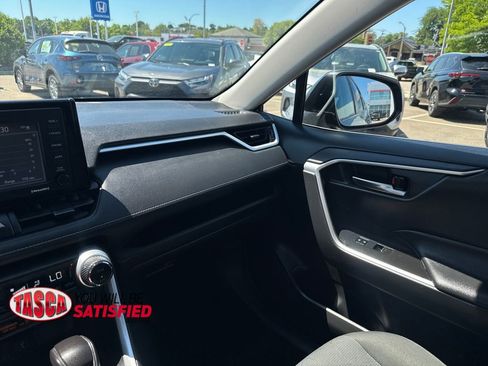 Used 2022 Toyota RAV4 XLE w/ Convenience Package AWD/4WD image 29