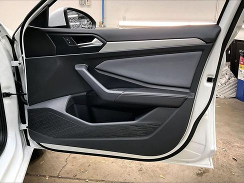 New 2026 Volkswagen Jetta SE image 28