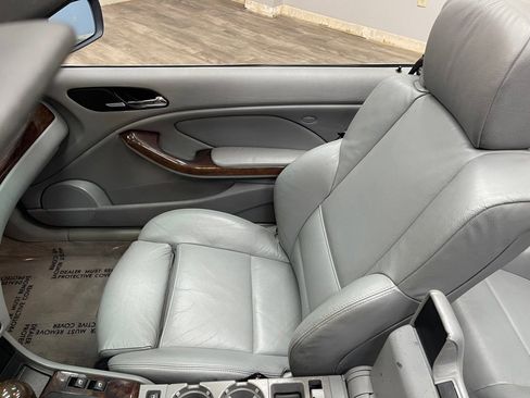 Used 2006 BMW 330Ci Convertible image 25