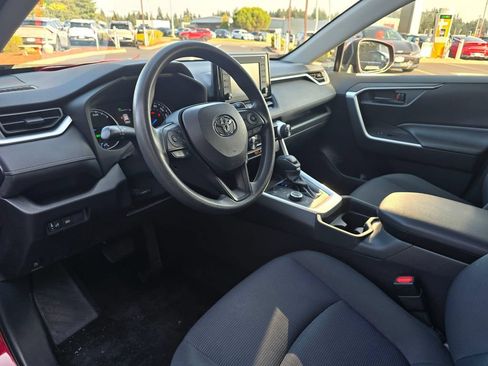 Used 2019 Toyota RAV4 LE AWD/4WD image 11