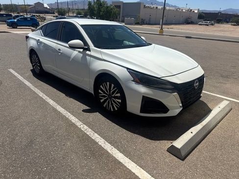 Used 2023 Nissan Altima 2.5 SV FWD image 7