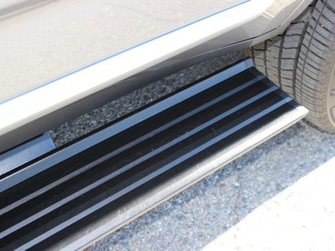 Used 2021 GMC Yukon Denali image 4