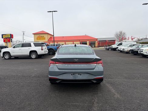 Used 2023 Hyundai Elantra SEL w/ Convenience Package image 4