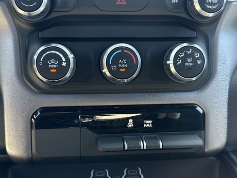 Used 2022 RAM 1500 Big Horn AWD/4WD image 29