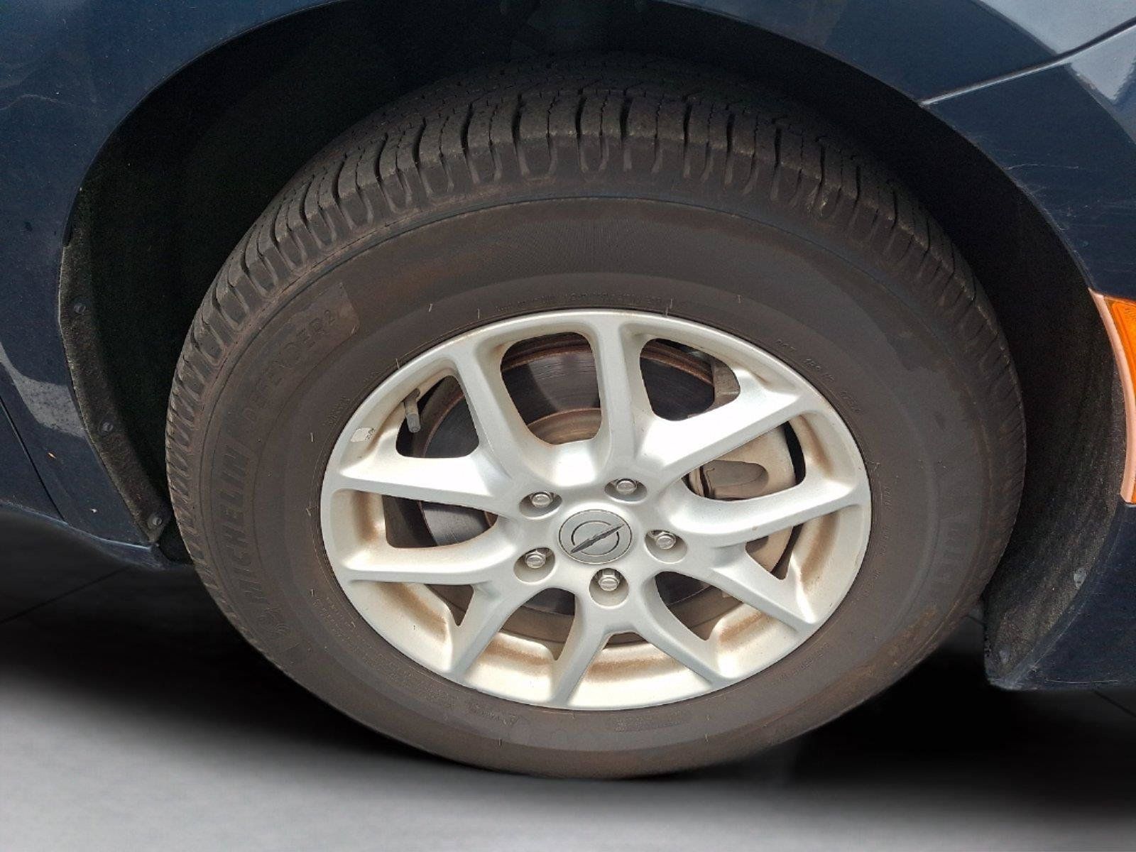 Used 2021 Chrysler Pacifica Touring-L w/ Uconnect Theater Family Group FWD image 10