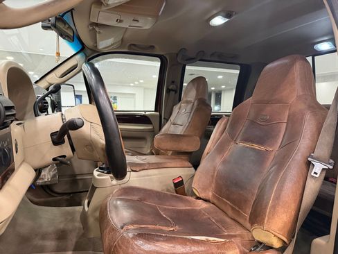 Used 2006 Ford F250 King Ranch image 6