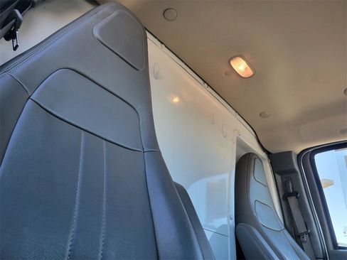 Used 2020 GMC Savana 3500 image 18