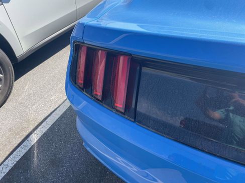 Used 2017 Ford Mustang Coupe image 10