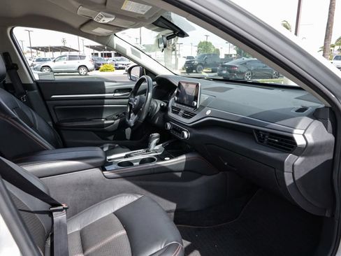 Used 2024 Nissan Altima 2.5 SR FWD image 20