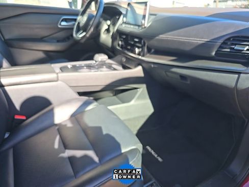 Used 2021 Nissan Rogue SV w/ Premium Package image 23