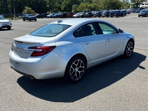 Used 2017 Buick Regal Sport Touring FWD image 3