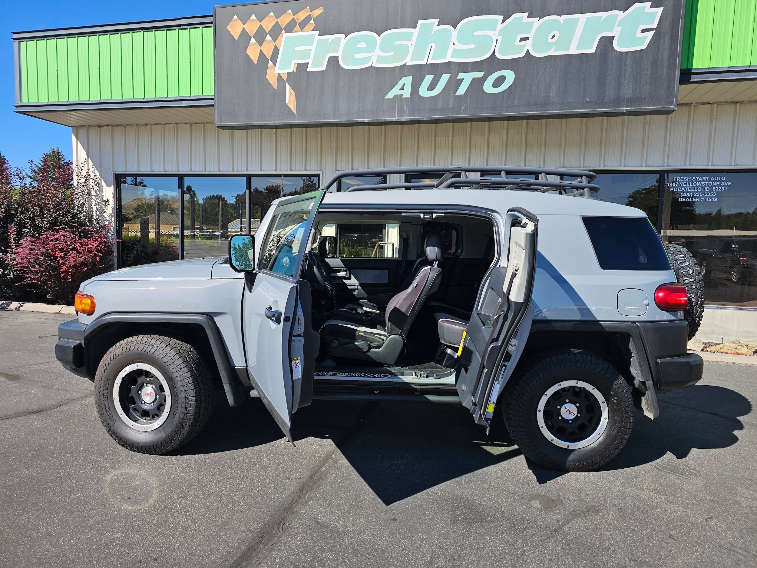 Used 2013 Toyota FJ Cruiser 4WD w/ Trail Teams Special Edition image 17