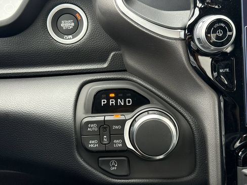 New 2026 RAM 1500 4x4 Crew Cab image 28