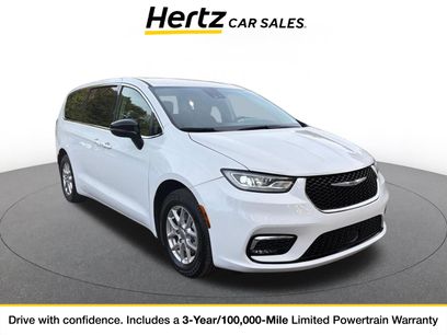 Used 2024 Chrysler Pacifica Touring-L