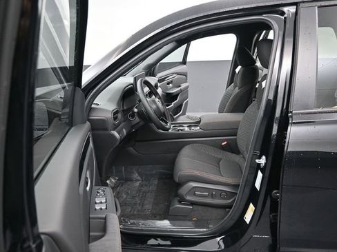 New 2026 Honda Pilot Sport image 6