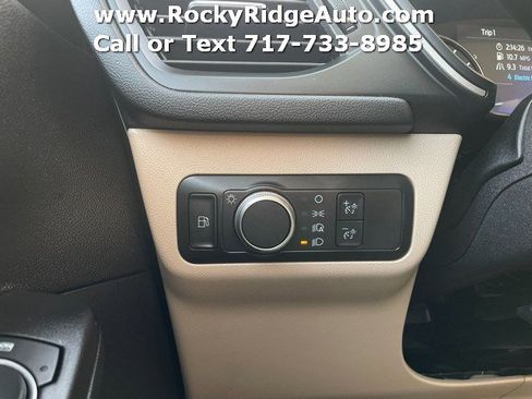 Used 2021 Ford Escape SE image 17