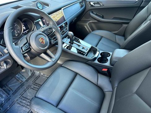 New 2026 Porsche Macan GTS image 4