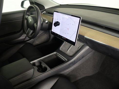 Used 2021 Tesla Model 3 Performance image 29