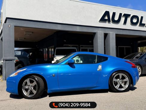 Used 2009 Nissan 370Z Touring image 4