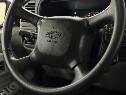 Used 2000 Chevrolet Tahoe Z71 w/ Comfort & Security Pkg image 74