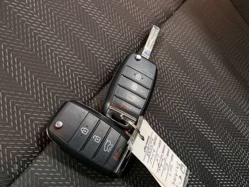 Used 2017 Kia Sportage LX FWD image 20