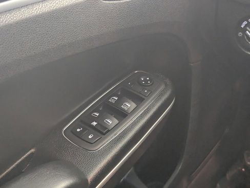 Used 2023 Chrysler 300 S w/ Comfort Group image 15