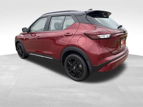 Used 2024 Nissan Kicks SR w/ SR Premium Package FWD image 4