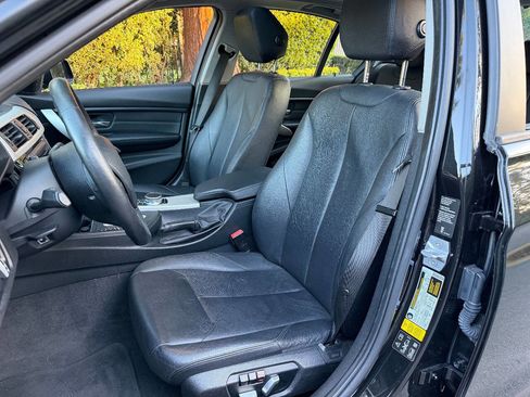 Used 2018 BMW 320i xDrive Sedan image 15